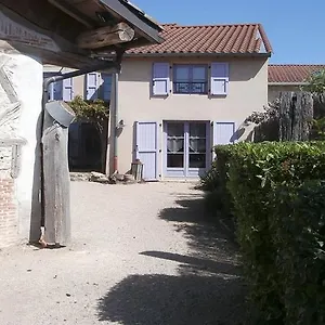 gite-du-roy-damont.hotels-rhonealpes.com/