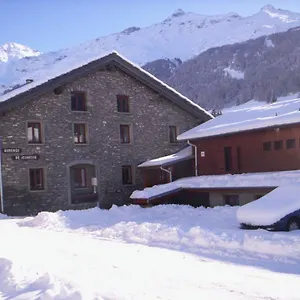 auberge-de-jeunesse-hi-val-cenis.hotels-rhonealpes.com/
